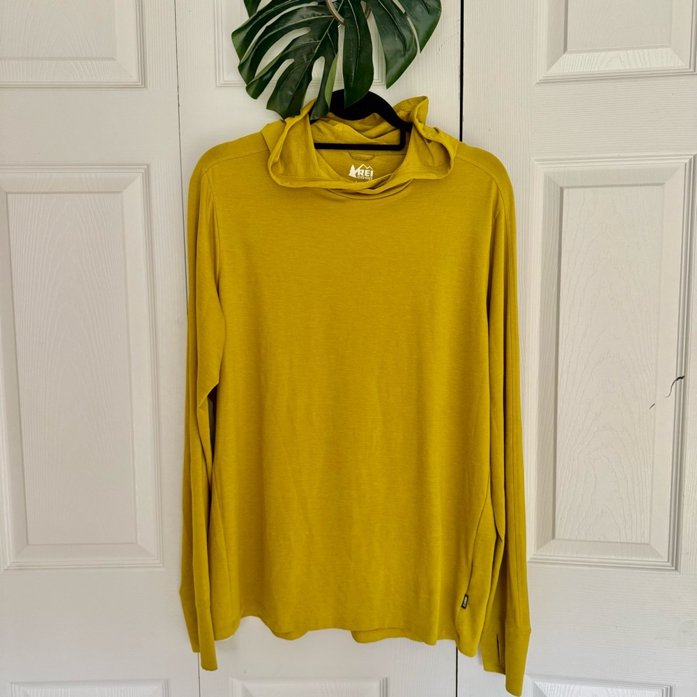 REI Co-op Mens sun shirt Yellow Size L for Hiking & Outdoors